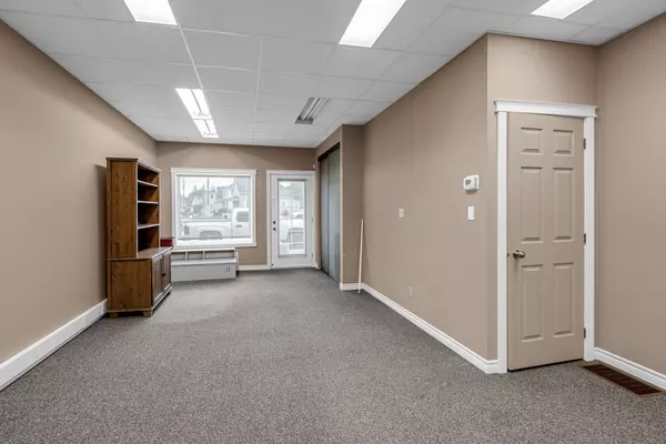 Cornwall, ON K6H 1B2,113-115 Montreal RD