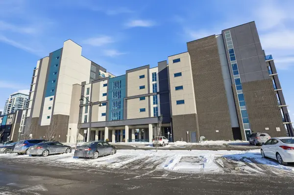 16 Concord PL #346, Grimsby, ON L3M 0J1