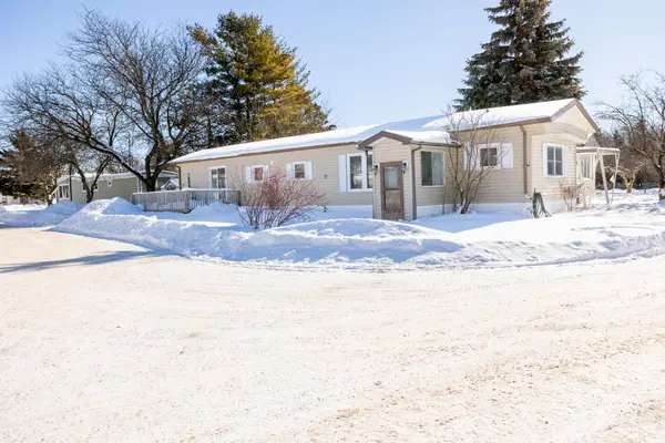 11 Powley Garden DR, Kingston, ON K7K 6A1