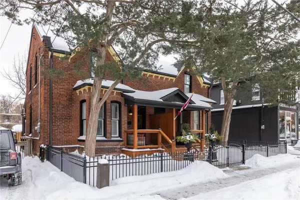 8-10 Ontario ST, Grimsby, ON L3M 3G9