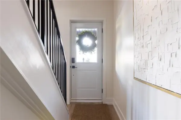 8-10 Ontario ST, Grimsby, ON L3M 3G9