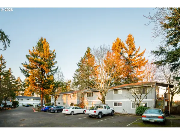 340 S LOCUST ST, Canby, OR 97013