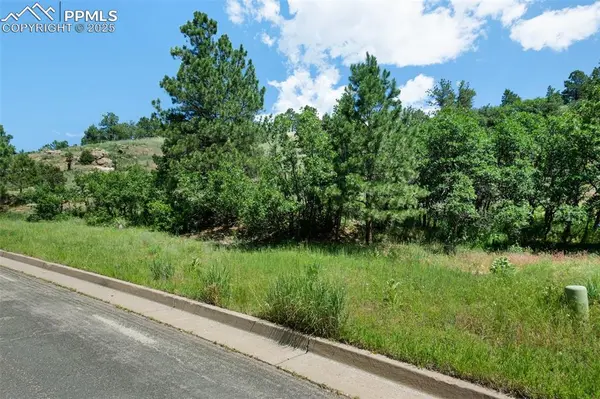 7137 Oak Valley DR, Colorado Springs, CO 80919
