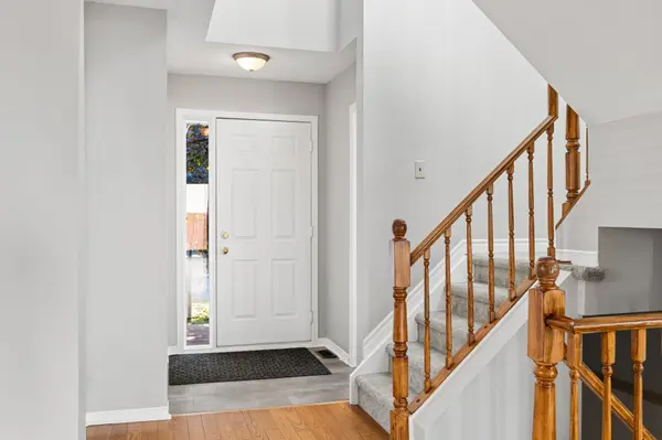 32 Peacock CRES, Barrhaven, ON K2J 3P6