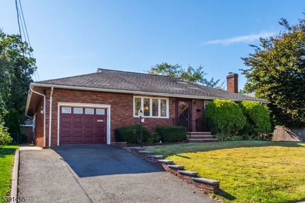 15 Saint Michaels Pl,  Clifton City,  NJ 07013