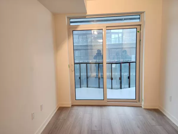 Toronto, ON M4P 1V7,110 Broadway AVE #2506