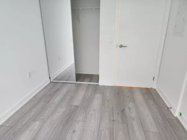 Toronto, ON M4P 1V7,110 Broadway AVE #2506