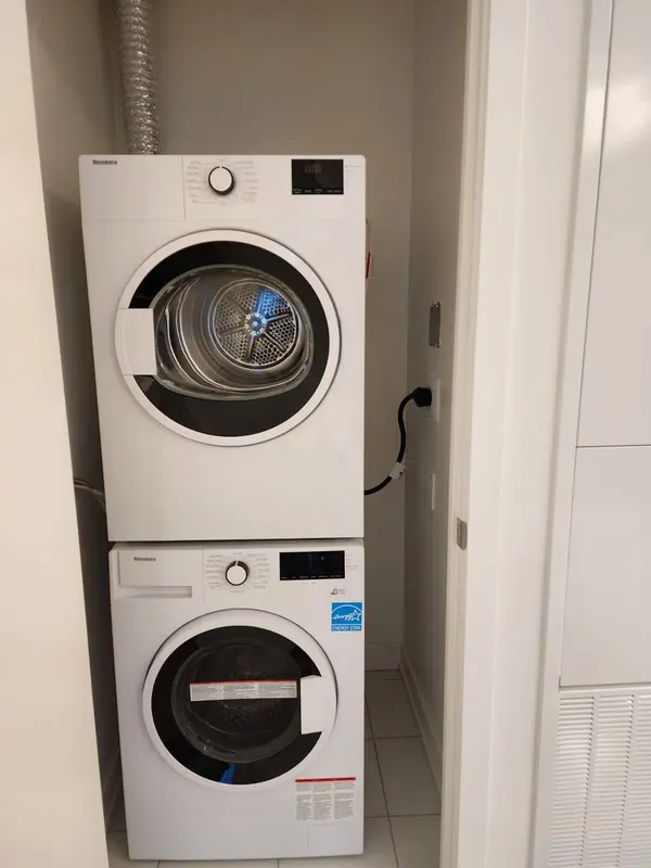 Toronto, ON M4P 1V7,110 Broadway AVE #2506