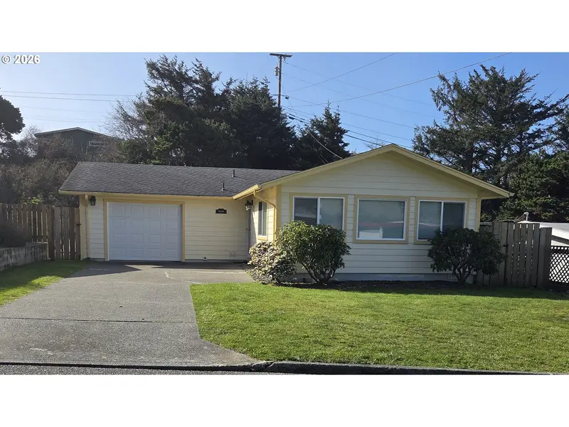 94044 AZALEA LN, Gold Beach, OR 97444
