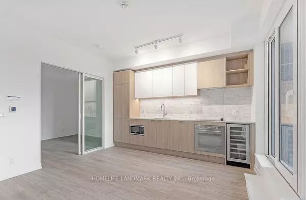 Toronto, ON M5P 0A6,2020 Bathurst ST #606