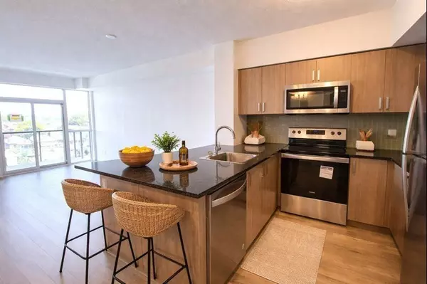 Toronto C03, ON M6E 0A1,1603 Eglinton AVE W #413