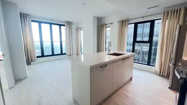 Toronto C10, ON M4S 0E2,20 Soudan AVE #1707