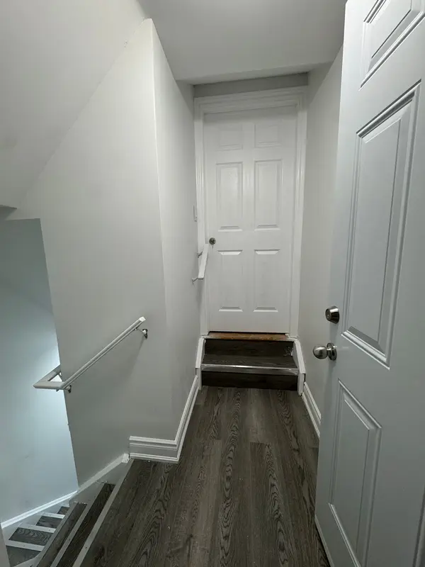 Oshawa, ON L1H 7K4,155 Nearna DR