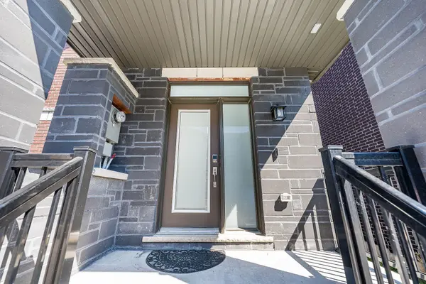 57 Douet LN, Ajax, ON L1Z 0V4