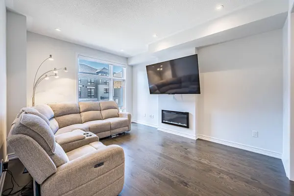 57 Douet LN, Ajax, ON L1Z 0V4