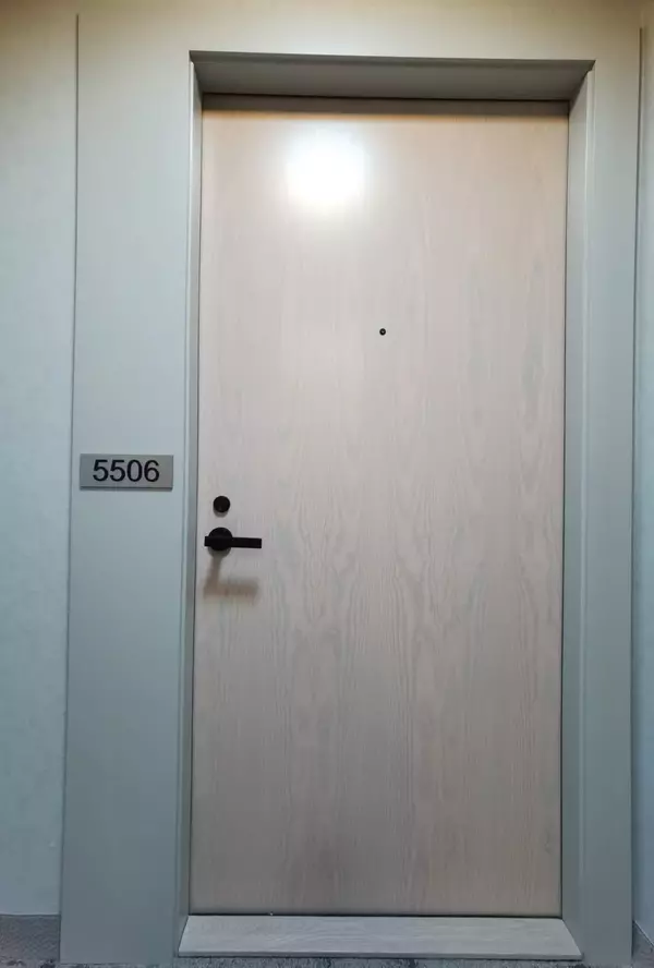 Vaughan, ON L4K 5Z7,8 Interchange WAY #5506