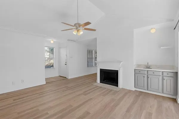 5300 Keller Springs Road #2062, Dallas, TX 75248