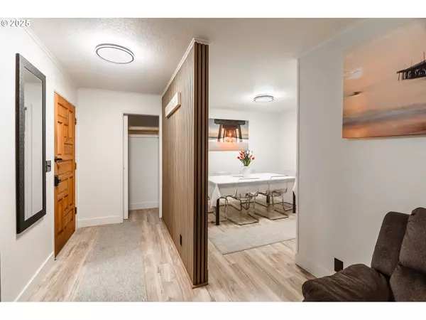 Seaside, OR 97138,815 N KING ST