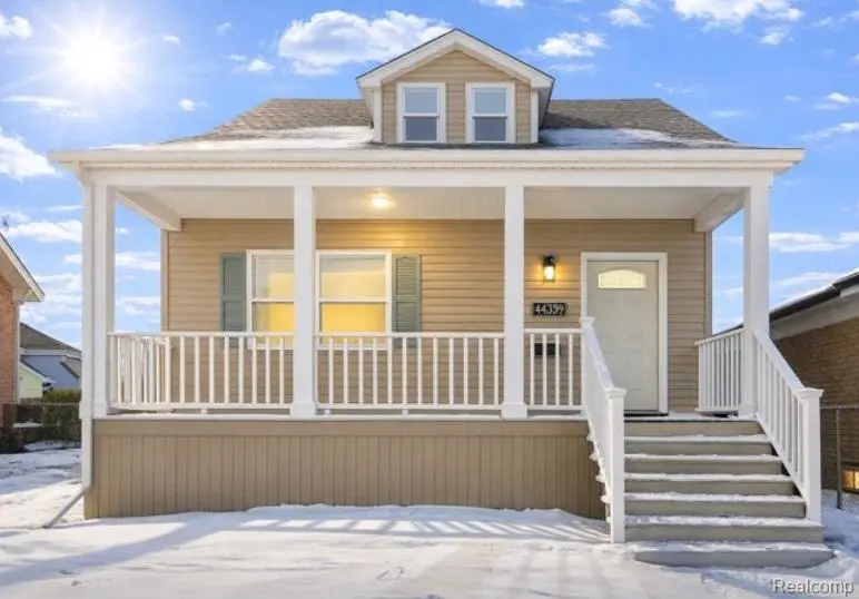 21912 Lakeview ST, St. Clair Shores, MI 48080