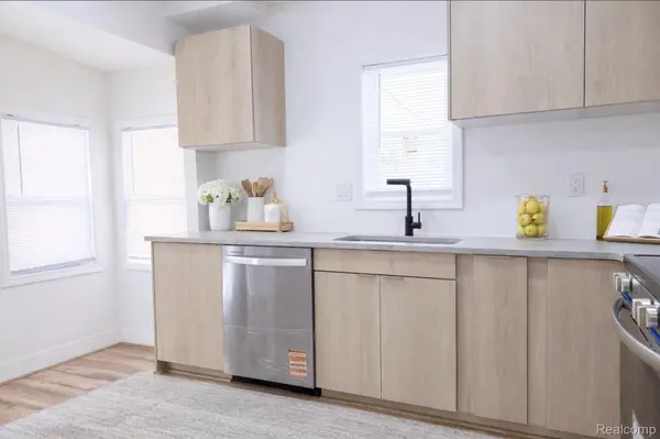 21912 Lakeview ST, St. Clair Shores, MI 48080