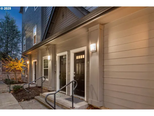 Beaverton, OR 97006,10874 NE RED WING WAY #201