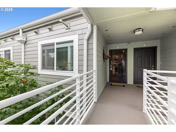 Portland, OR 97217,275 N HAYDEN BAY DR #275