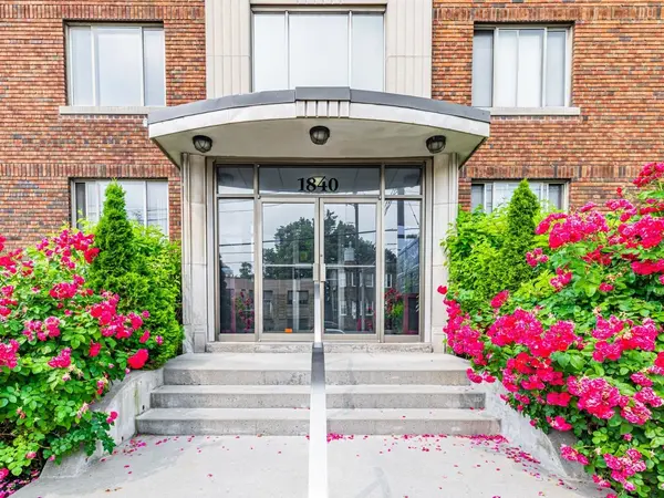 1840 Bathurst ST #104, Toronto C03, ON M5P 3K7