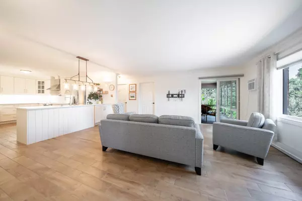 Kawartha Lakes, ON K0M 1A0,90 King ST #7