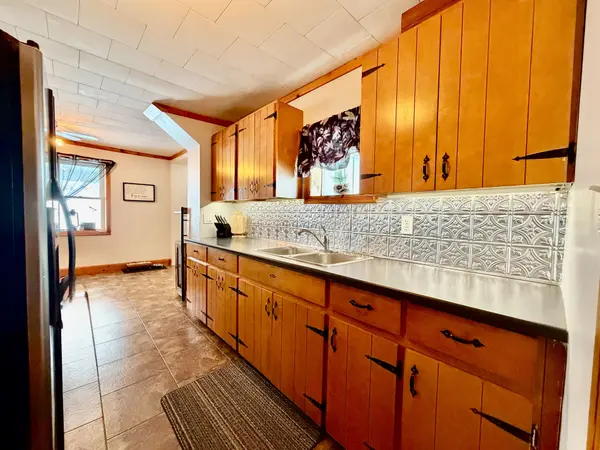 South Bruce, ON N0G 2V0,1 Ellen ST