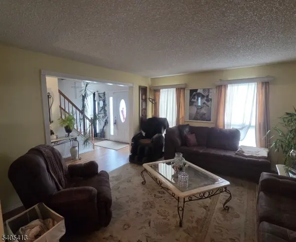 67 Deer Run Dr S, Barnegat Twp., NJ 08005