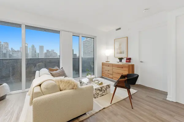 55 Cooper ST #2005, Toronto C08, ON M5E 0G1