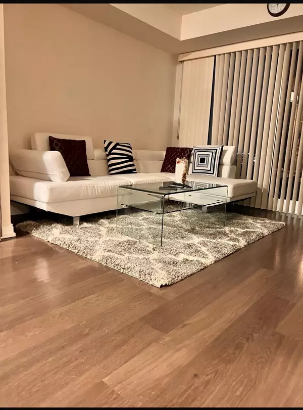 Toronto, ON M1S 0L7,255 Village Green SQ #1401