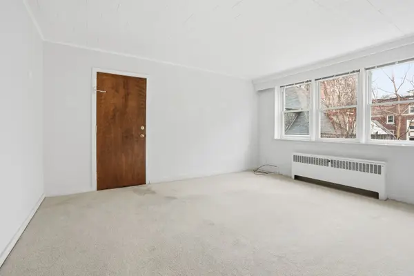 4 Robinson ST #9, Hamilton, ON L8P 1Y5