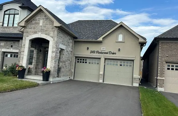 249 Fleetwood DR, Oshawa, ON L1K 3E8