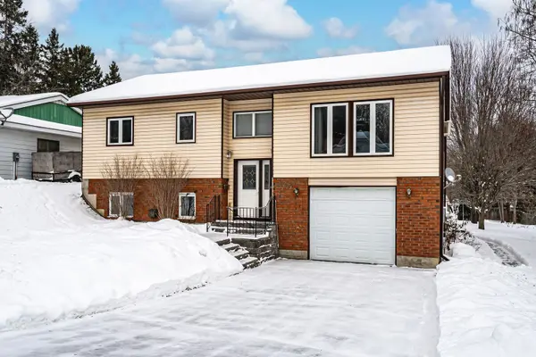 325 Ouida ST, Tay, ON L0K 2C0