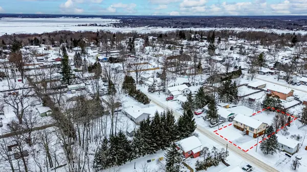 Tay, ON L0K 2C0,325 Ouida ST