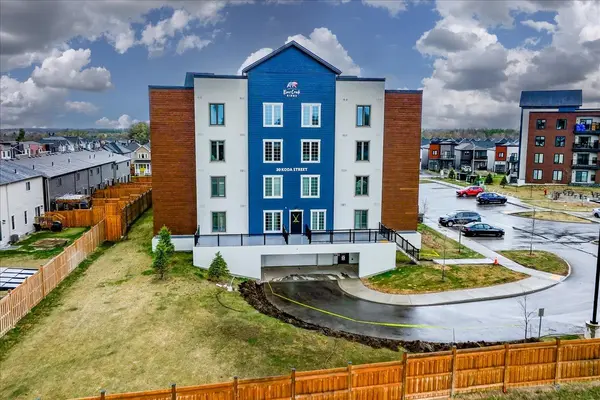 20 Koda ST SW #302, Barrie, ON L9J 0J7