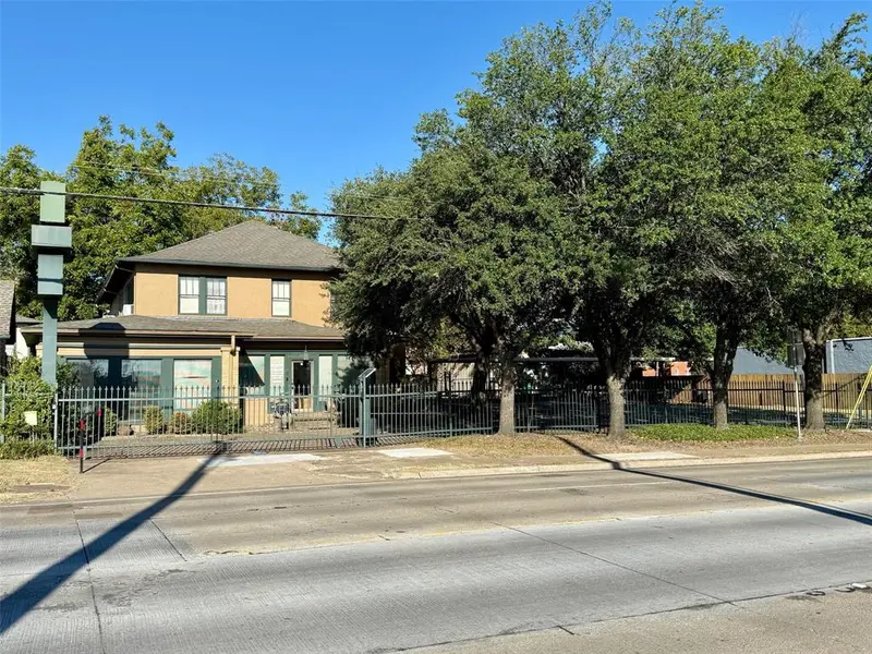 203b N Rockwall Avenue, Terrell, TX 75160