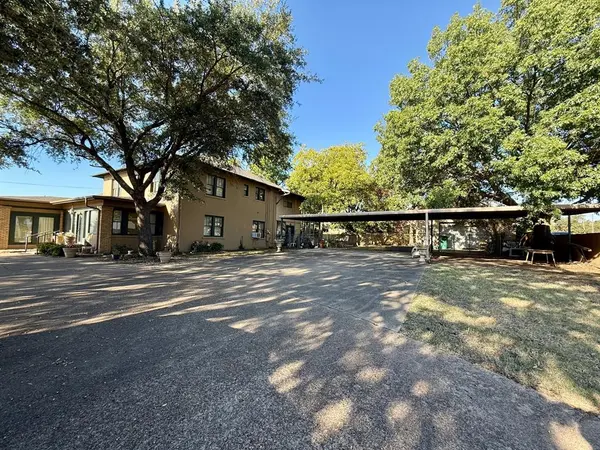 203b N Rockwall Avenue, Terrell, TX 75160