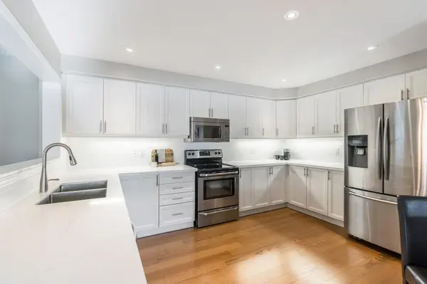 28 Masters CRES, Georgian Bay, ON L0K 1S0