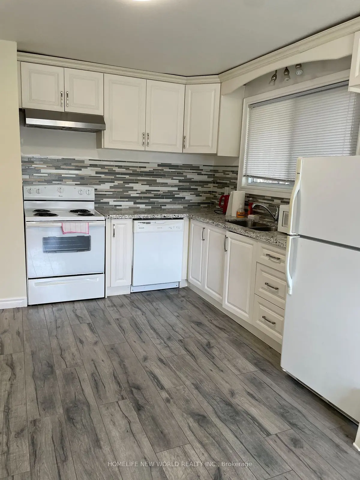 862 Hillcrest RD, Pickering, ON L1W 2P7