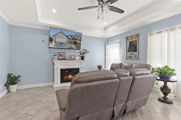 2512 High Crest Avenue, Fort Worth, TX 76111