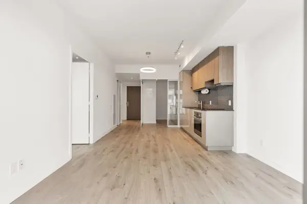 Toronto C10, ON M4P 1P9,161 Roehampton AVE #3106