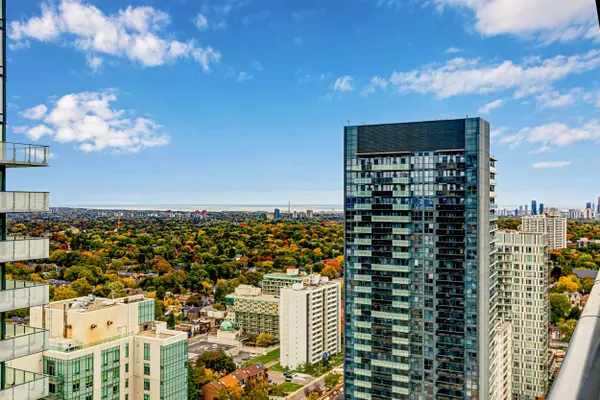 Toronto C10, ON M4P 1P9,161 Roehampton AVE #3106