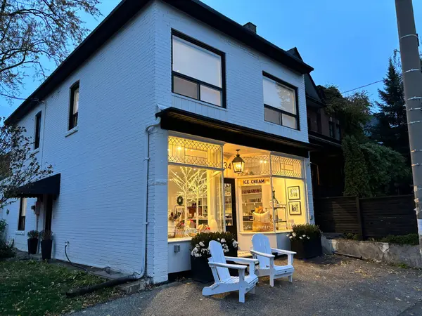 134 Tyrrel AVE, Toronto C02, ON M6G 2G5