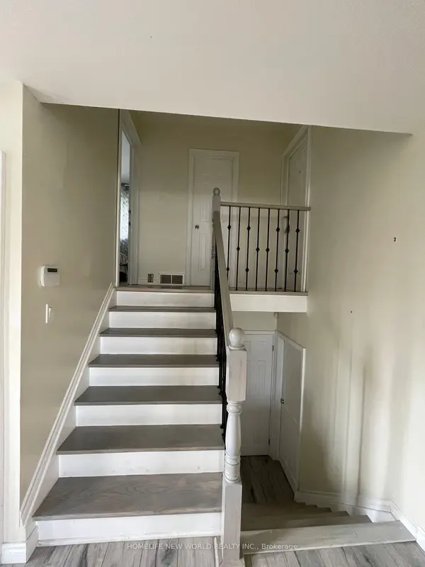 862 Hillcrest RD, Pickering, ON L1W 2P7