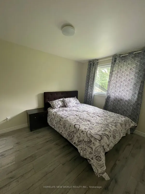 862 Hillcrest RD, Pickering, ON L1W 2P7