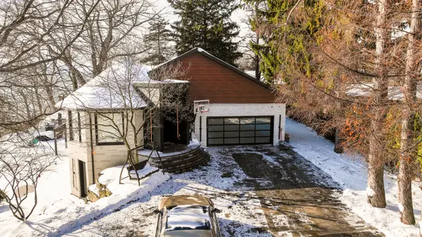 100 Appleby PL, Burlington, ON L7L 2X1