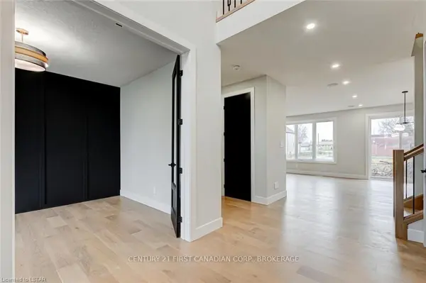 129 ASPEN CIR, Thames Centre, ON N0M 2P0