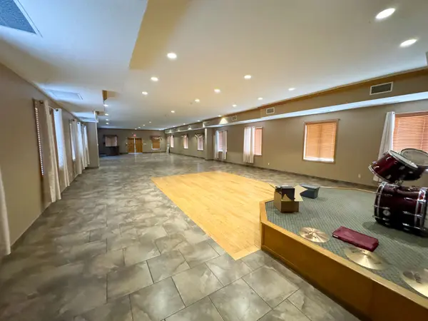 1003 Hamilton RD #Main Floor, London East, ON N5W 1A4